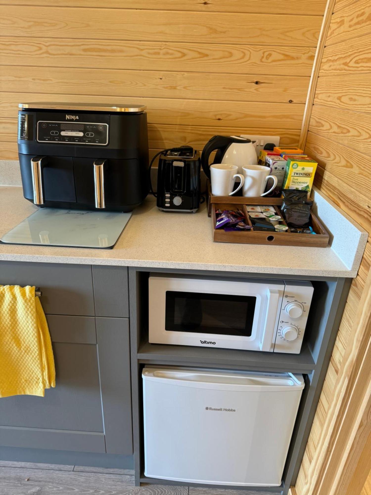 Ffrith Beach Glamping With Hot Tub Hotel Prestatyn Buitenkant foto