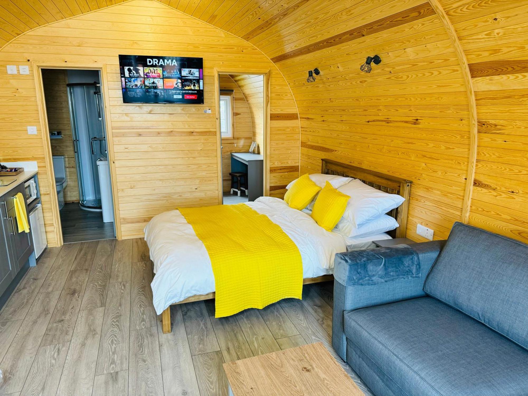 Ffrith Beach Glamping With Hot Tub Hotel Prestatyn Buitenkant foto